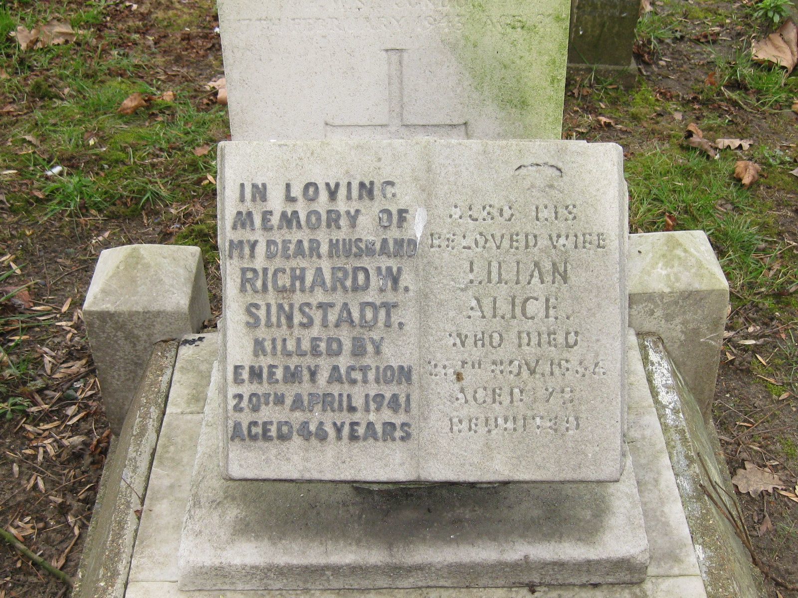 Richard William Sinstadt Grave
